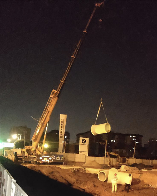 文安县“弯臂矫正”—— 吊车的 “形变补偿” 技术